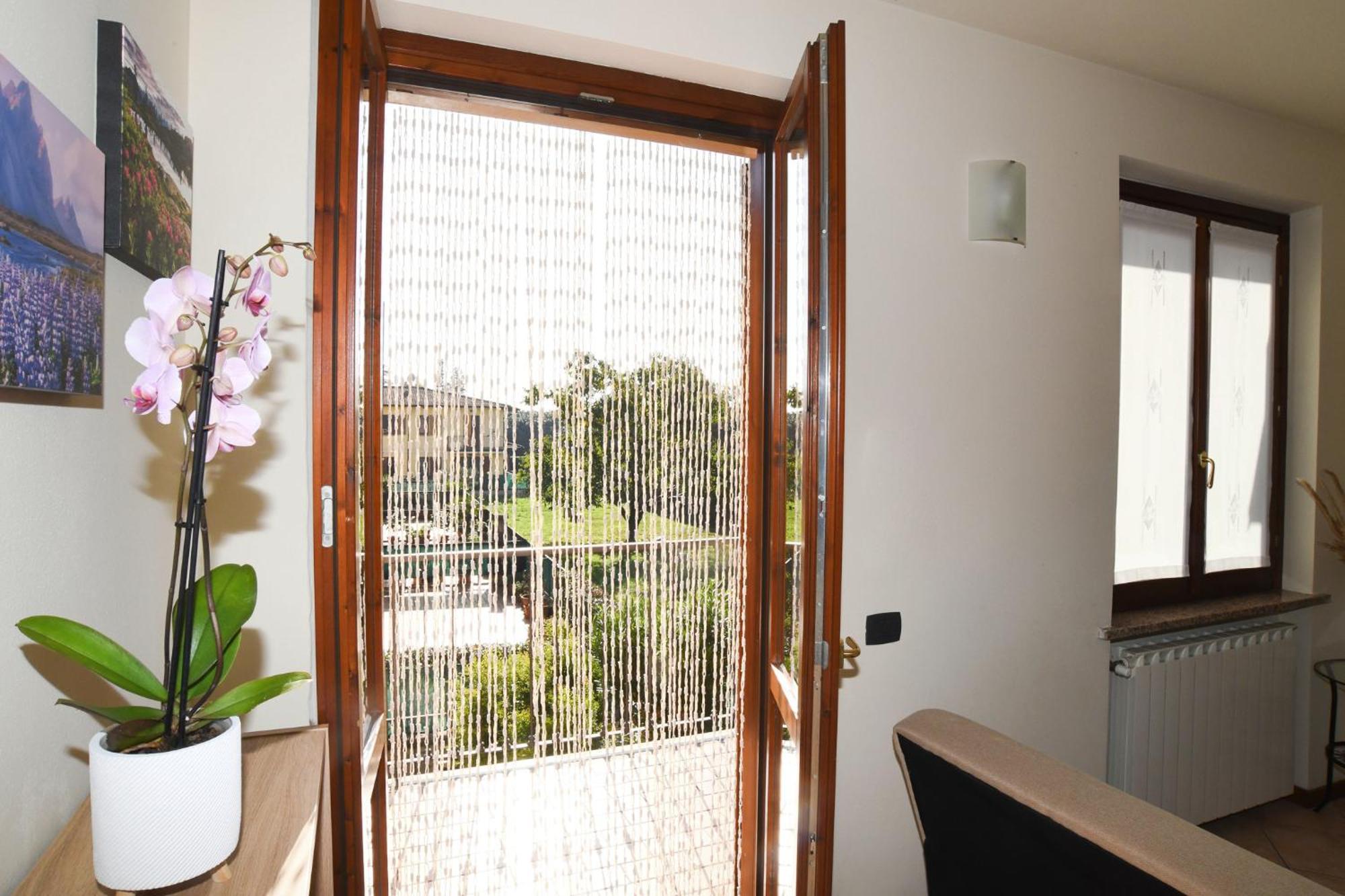 Rovato Entire Apartment In The Capital Of Franciacorta Kültér fotó